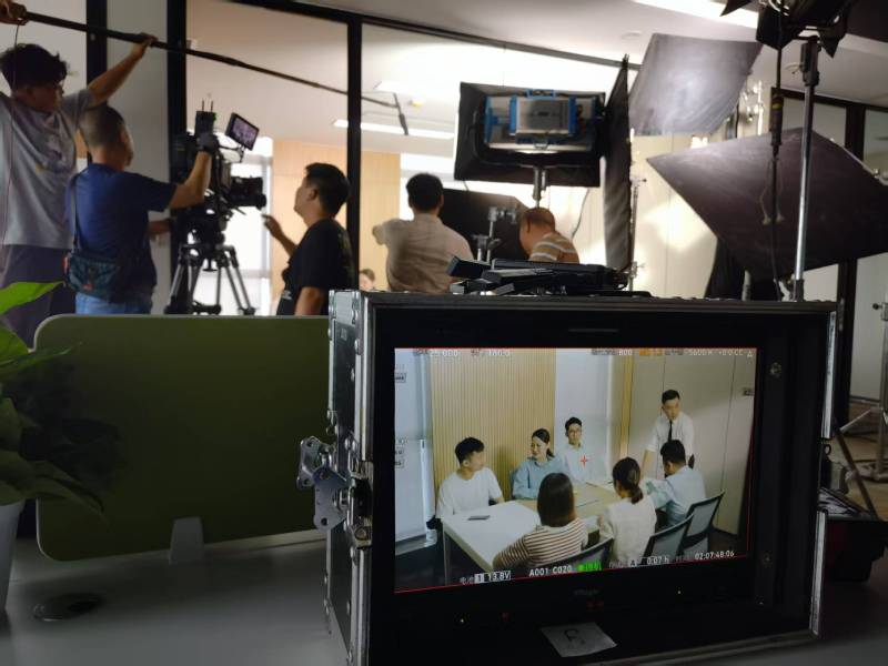 子洲县TVC拍摄公司：科技产品视觉化大师，诠释未来感与功能美学